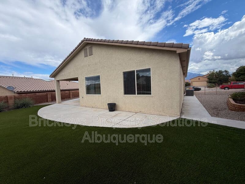 3-bedroom 2-bath home at 7304 Skagway Dr. NE for $2,200/mo managed by Brickleys Property Solutions Albuquerque — photo 35 of 36