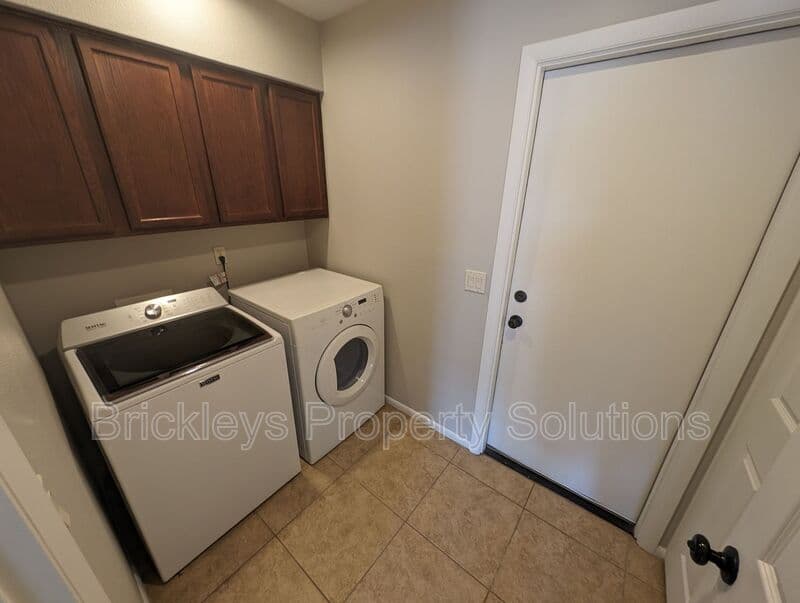 3-bedroom 2-bath home at 2431 W Plata Ave for $2,250/mo managed by Brickleys Property Solutions East Valley Phoenix — photo 32 of 43