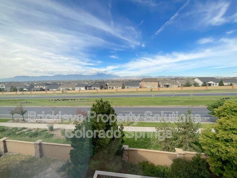 4-bedroom 2.5-bath home at 6652 Maple Stone Ln for $2,600/mo managed by Brickleys Property Solutions Colorado Springs — photo 29 of 43