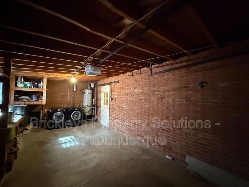 3-bedroom 2-bath home at 4712 Palo Duro Ave. NE for $1,750/mo managed by Brickleys Property Solutions Albuquerque — photo 32 of 38