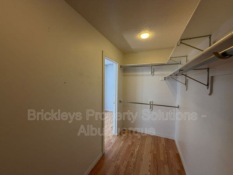 3-bedroom 2.5-bath home at 6517 Glen Oak NE for $2,650/mo managed by Brickleys Property Solutions Albuquerque — photo 22 of 39