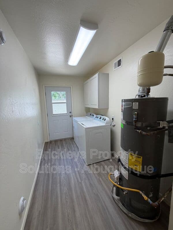 2-bedroom 2.5-bath home at 5409 6th St NW for $1,800/mo managed by Brickleys Property Solutions Albuquerque — photo 23 of 30