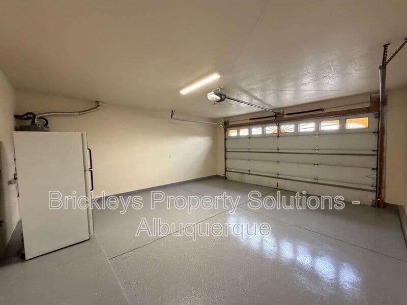 3-bedroom 2.5-bath home at 1612 3rd St SW for $1,900/mo managed by Brickleys Property Solutions Albuquerque — photo 36 of 39