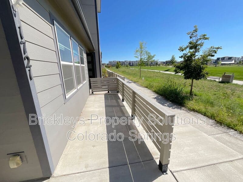 3-bedroom 2.5-bath home at 1721 Rose Quartz Hts for $2,300/mo managed by Brickleys Property Solutions Colorado Springs — photo 4 of 28