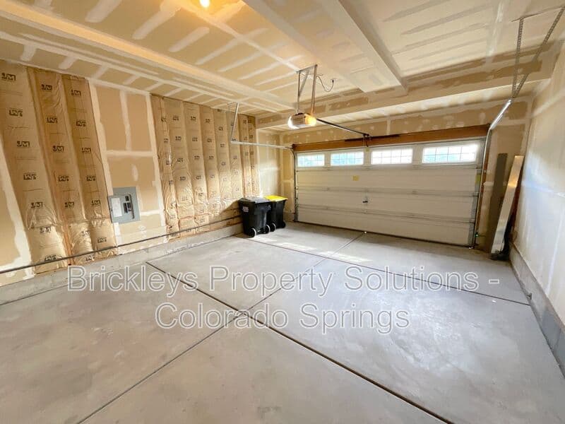 4-bedroom 2.5-bath home at 6652 Maple Stone Ln for $2,600/mo managed by Brickleys Property Solutions Colorado Springs — photo 23 of 43