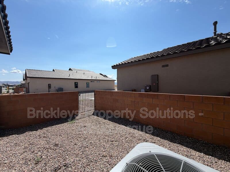 3-bedroom 3-bath home at 6118 Chicago Dr SE for $2,350/mo managed by Brickleys Property Solutions Albuquerque — photo 42 of 42