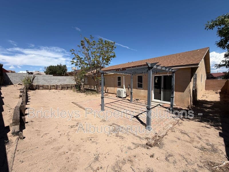3-bedroom 2-bath home at 1405 Secret Valley Drive SW for $1,800/mo managed by Brickleys Property Solutions Albuquerque — photo 32 of 34