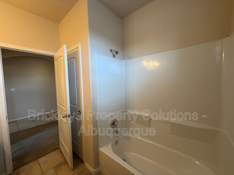 3-bedroom 2-bath home at 7304 Skagway Dr. NE for $2,200/mo managed by Brickleys Property Solutions Albuquerque — photo 10 of 36