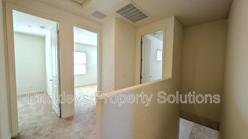 3-bedroom 2.5-bath home at 7042 E Diamond St for $2,900/mo managed by Brickleys Property Solutions East Valley Phoenix — photo 19 of 45