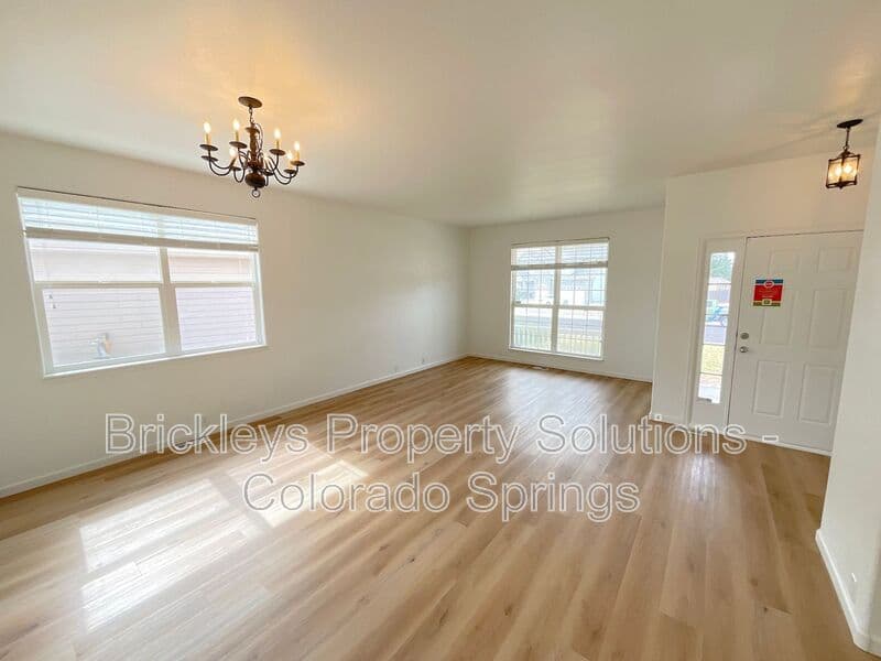 3-bedroom 2-bath home at 12354 Pine Valley Cir for $2,550/mo managed by Brickleys Property Solutions Colorado Springs — photo 12 of 34