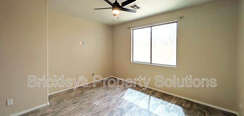 3-bedroom 2-bath home at 1311 E Marlin Dr for $2,200/mo managed by Brickleys Property Solutions East Valley Phoenix — photo 16 of 44