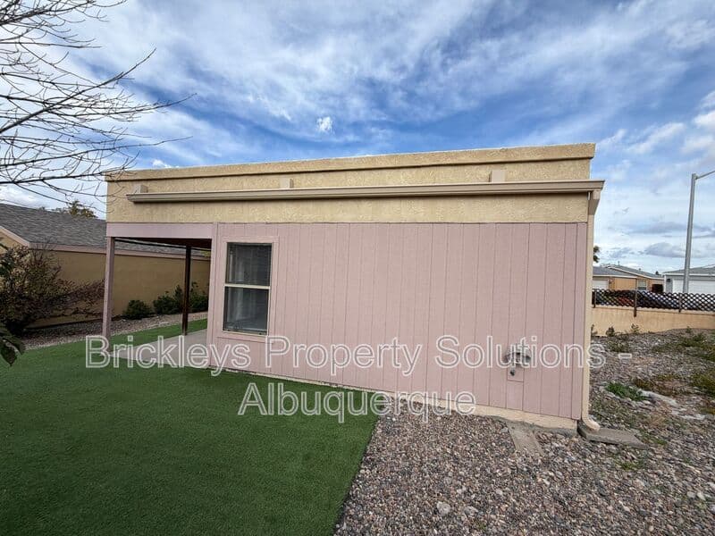 2-bedroom 2-bath home at 1941 Lee Loop NE for $1,750/mo managed by Brickleys Property Solutions Albuquerque — photo 28 of 29