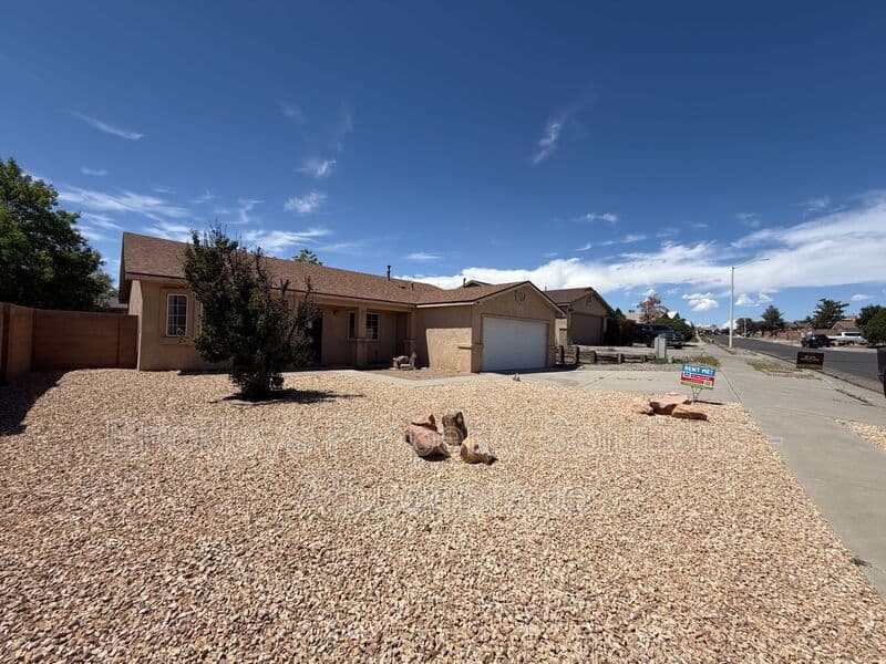 3-bedroom 2-bath home at 1405 Secret Valley Drive SW for $1,800/mo managed by Brickleys Property Solutions Albuquerque — photo 3 of 34