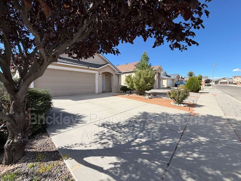 3-bedroom 2-bath home at 1548 Reynosa Loop SE for $1,900/mo managed by Brickleys Property Solutions Albuquerque — photo 3 of 31