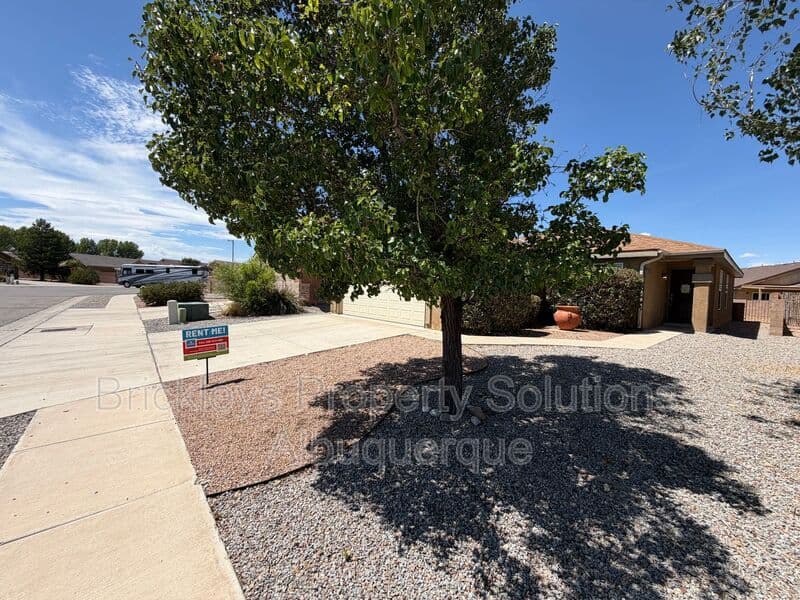 3-bedroom 2-bath home at 8035 Sierra Altos Pl. NW for $2,150/mo managed by Brickleys Property Solutions Albuquerque — photo 2 of 29