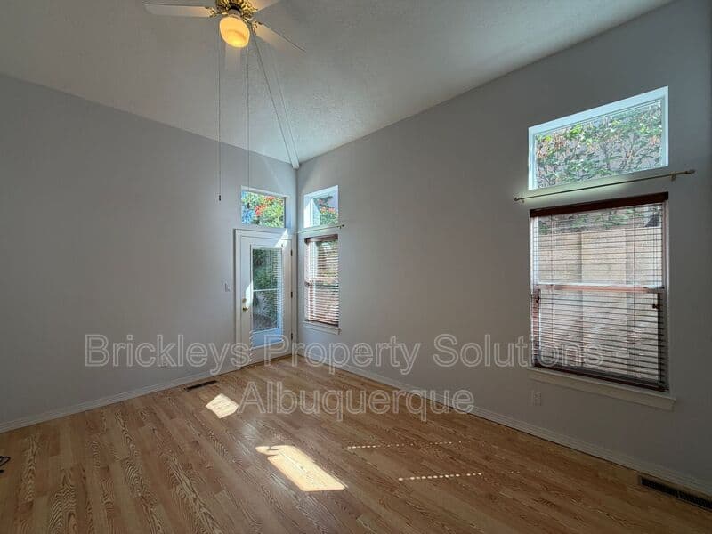 3-bedroom 2.5-bath home at 6517 Glen Oak NE for $2,650/mo managed by Brickleys Property Solutions Albuquerque — photo 19 of 39
