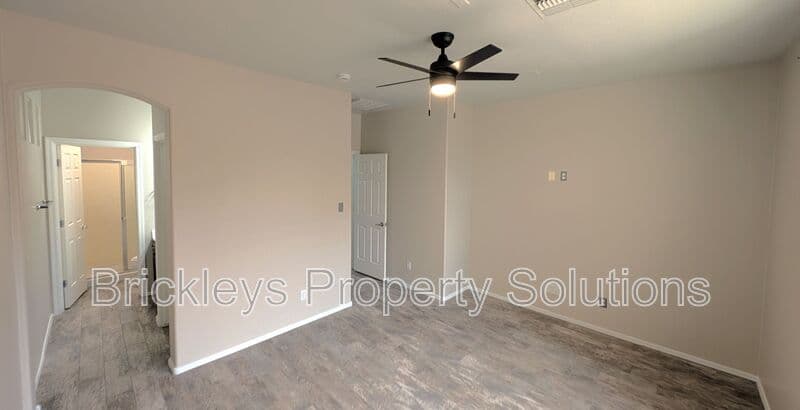 3-bedroom 2-bath home at 1311 E Marlin Dr for $2,200/mo managed by Brickleys Property Solutions East Valley Phoenix — photo 17 of 44