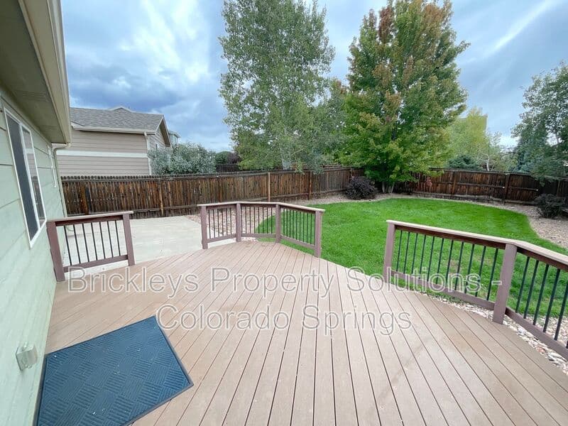 3-bedroom 2-bath home at 4325 Poplar Brook Dr for $2,100/mo managed by Brickleys Property Solutions Colorado Springs — photo 9 of 29
