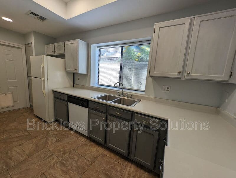 2-bedroom 2-bath home at 2955 N Oregon St Unit 10 for $1,700/mo managed by Brickleys Property Solutions East Valley Phoenix — photo 7 of 21