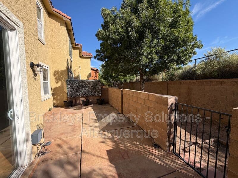 3-bedroom 2.5-bath home at 601 Menaul Blvd NE Unit #2102 for $1,850/mo managed by Brickleys Property Solutions Albuquerque — photo 33 of 33