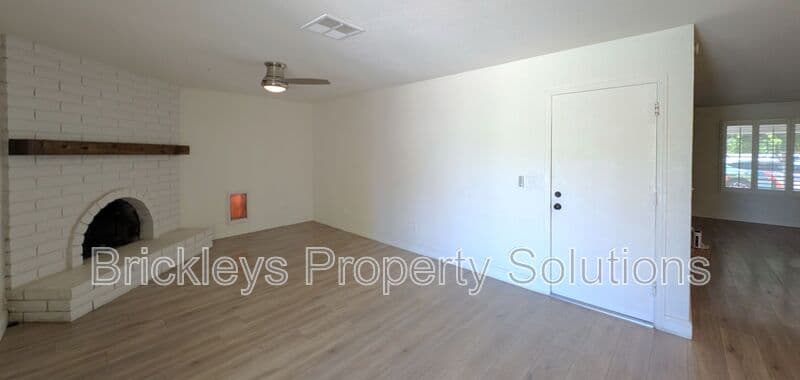 3-bedroom 2-bath home at 2029 S Nina Circle Mesa AZ 85210 for $2,300/mo managed by Brickleys Property Solutions East Valley Phoenix — photo 11 of 48