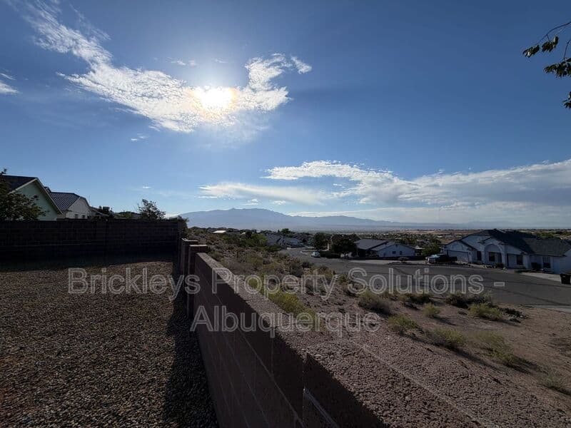 3-bedroom 2-bath home at 4520 Rockaway Loop NE for $1,900/mo managed by Brickleys Property Solutions Albuquerque — photo 29 of 29
