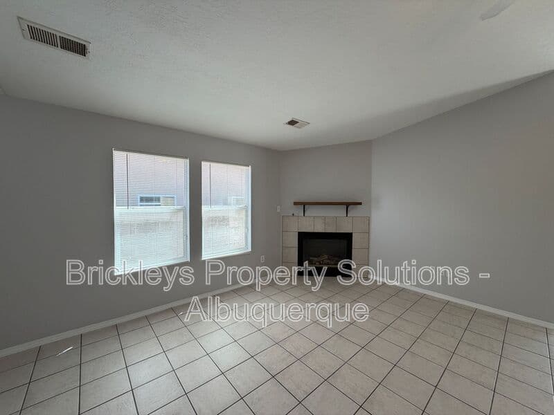3-bedroom 2-bath home at 10601 Rio Del Sole Ct NW for $2,000/mo managed by Brickleys Property Solutions Albuquerque — photo 5 of 29