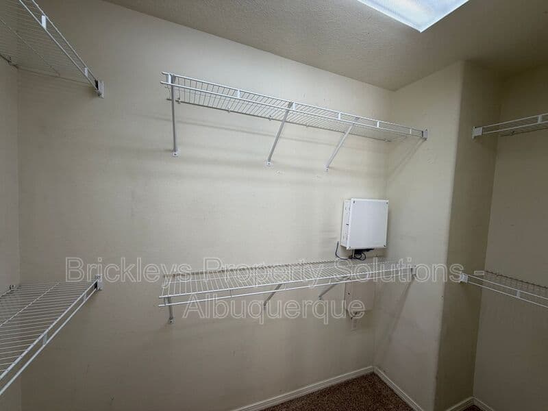 3-bedroom 2.5-bath home at 601 Menaul Blvd NE Unit #2102 for $1,850/mo managed by Brickleys Property Solutions Albuquerque — photo 18 of 33