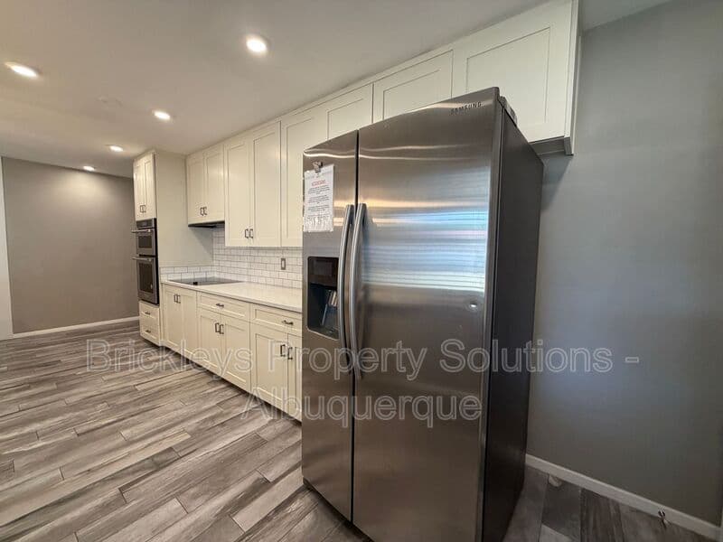 3-bedroom 2-bath home at 2808 Charleston St NE for $2,500/mo managed by Brickleys Property Solutions Albuquerque — photo 27 of 35