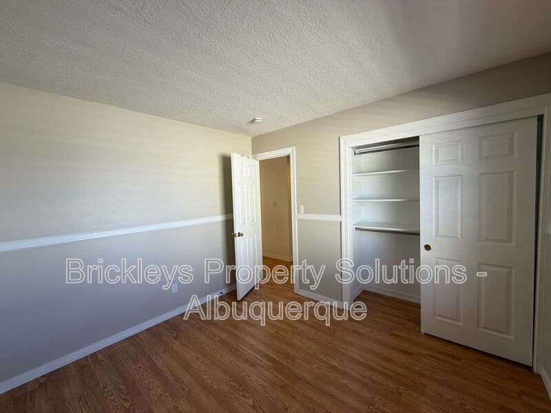 3-bedroom 2.5-bath home at 6517 Glen Oak NE for $2,650/mo managed by Brickleys Property Solutions Albuquerque — photo 15 of 39