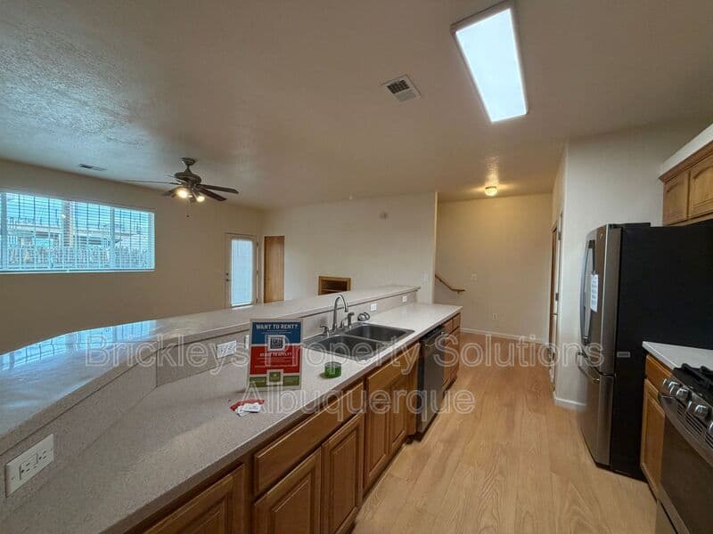 3-bedroom 2.5-bath home at 1612 3rd St SW for $1,900/mo managed by Brickleys Property Solutions Albuquerque — photo 6 of 39