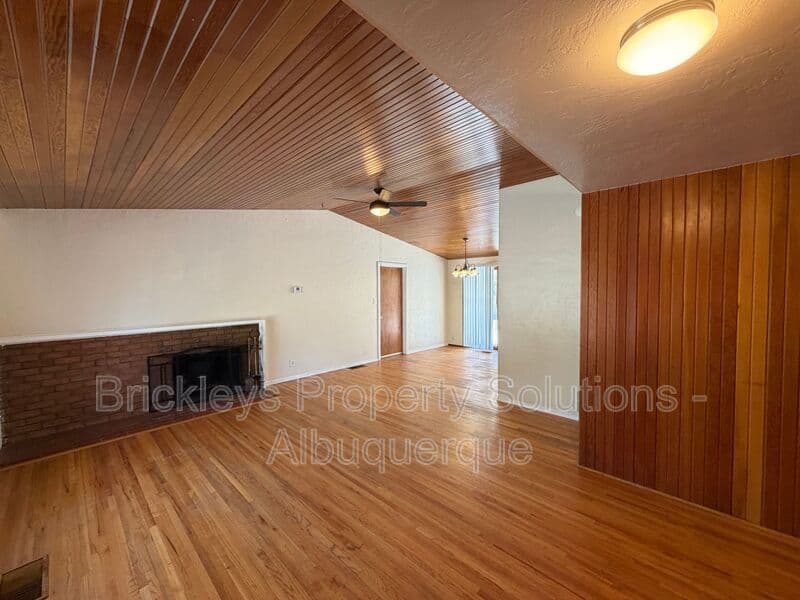 3-bedroom 1-bath home at 2838 La Veta Dr. NE for $1,700/mo managed by Brickleys Property Solutions Albuquerque — photo 5 of 26