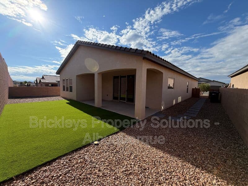 4-bedroom 2-bath home at 3969 Kodiak Rd NE for $2,700/mo managed by Brickleys Property Solutions Albuquerque — photo 39 of 40