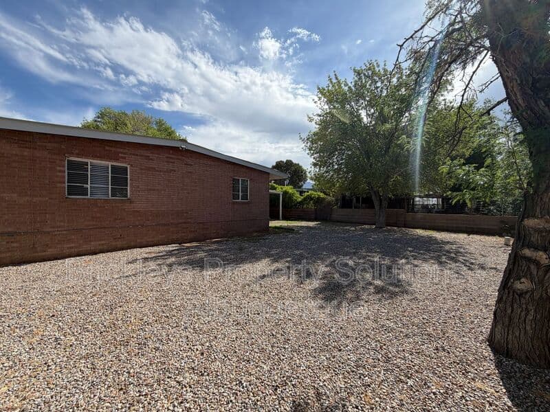 3-bedroom 2-bath home at 4712 Palo Duro Ave. NE for $1,750/mo managed by Brickleys Property Solutions Albuquerque — photo 35 of 38