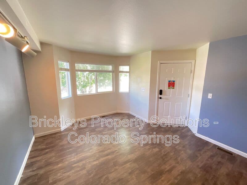 3-bedroom 2-bath home at 3987 Aspen Leaf Pt for $1,900/mo managed by Brickleys Property Solutions Colorado Springs — photo 7 of 27