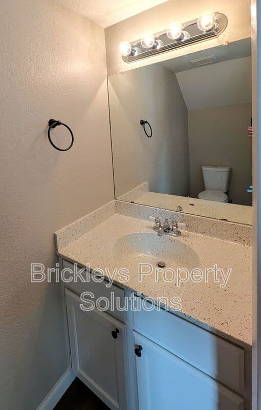 2-bedroom 1.5-bath home at 2969 N Oregon St Unit 12 for $2,000/mo managed by Brickleys Property Solutions East Valley Phoenix — photo 19 of 36