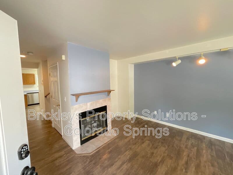 3-bedroom 2-bath home at 3987 Aspen Leaf Pt for $1,900/mo managed by Brickleys Property Solutions Colorado Springs — photo 6 of 27