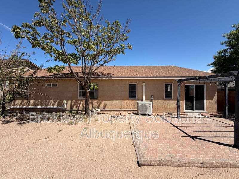 3-bedroom 2-bath home at 1405 Secret Valley Drive SW for $1,800/mo managed by Brickleys Property Solutions Albuquerque — photo 33 of 34