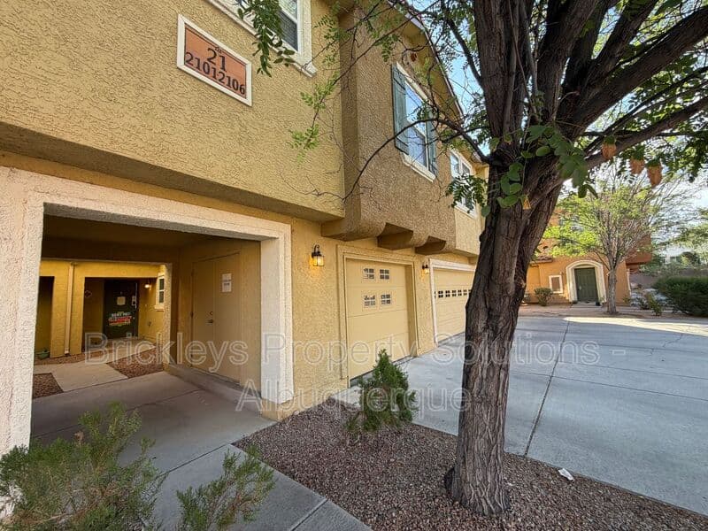 3-bedroom 2.5-bath home at 601 Menaul Blvd NE Unit #2102 for $1,850/mo managed by Brickleys Property Solutions Albuquerque — photo 2 of 33