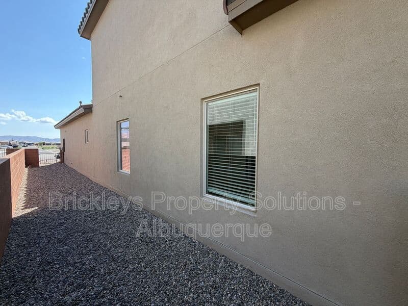 3-bedroom 3-bath home at 6118 Chicago Dr SE for $2,350/mo managed by Brickleys Property Solutions Albuquerque — photo 36 of 42