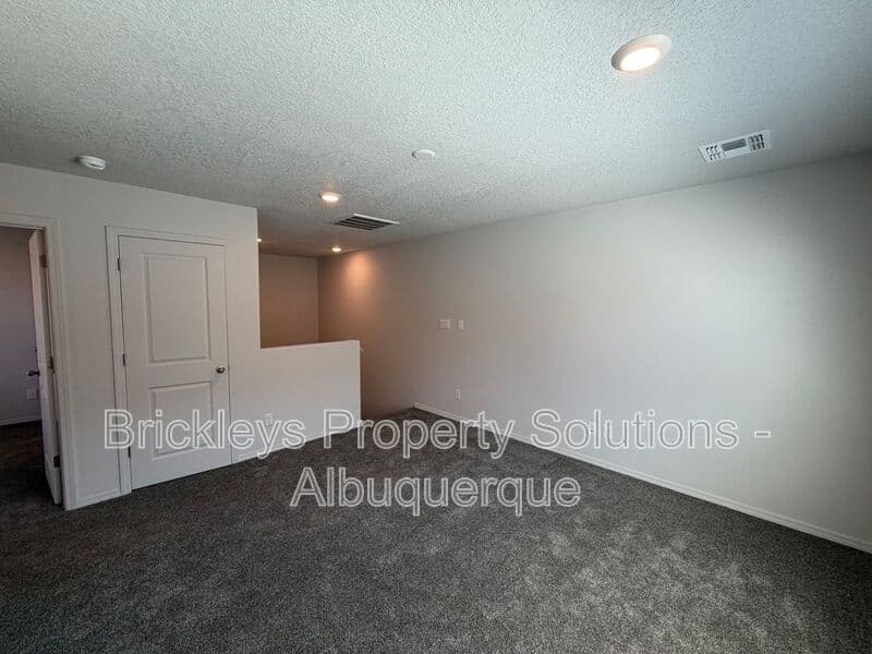 3-bedroom 3-bath home at 6118 Chicago Dr SE for $2,350/mo managed by Brickleys Property Solutions Albuquerque — photo 13 of 42