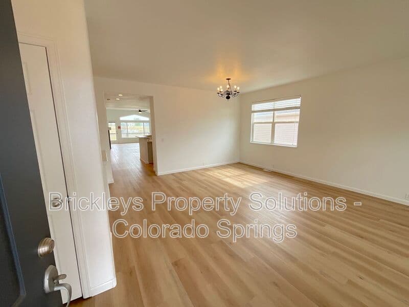 3-bedroom 2-bath home at 12354 Pine Valley Cir for $2,550/mo managed by Brickleys Property Solutions Colorado Springs — photo 11 of 34