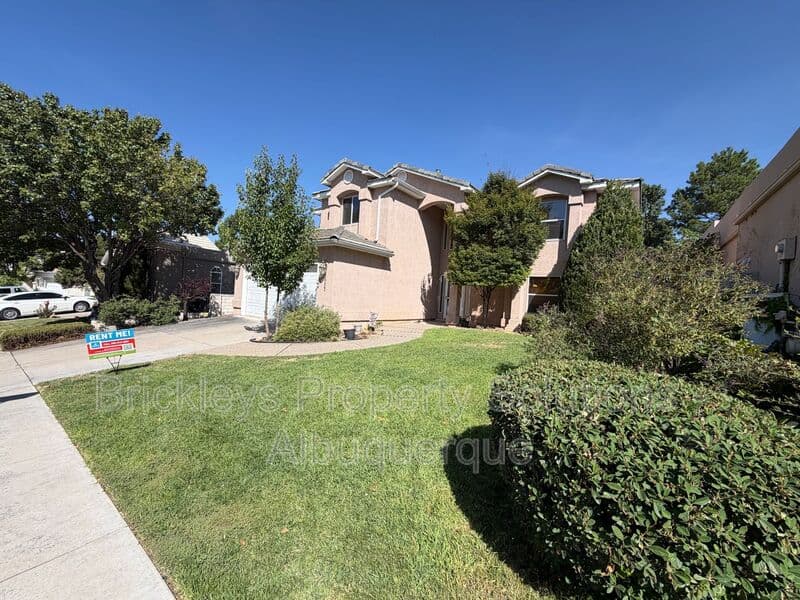 3-bedroom 2.5-bath home at 6517 Glen Oak NE for $2,650/mo managed by Brickleys Property Solutions Albuquerque — photo 2 of 39