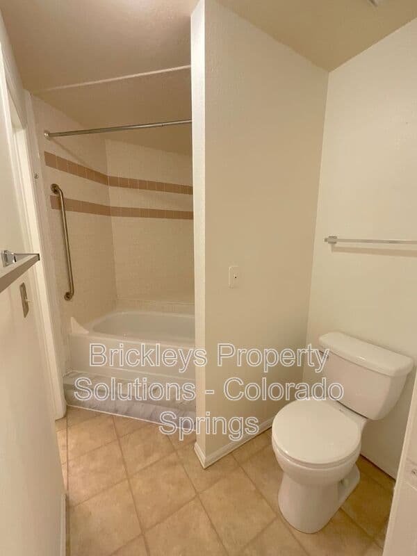 2-bedroom 1.5-bath home at 1857 Lorraine St for $1,800/mo managed by Brickleys Property Solutions Colorado Springs — photo 22 of 29