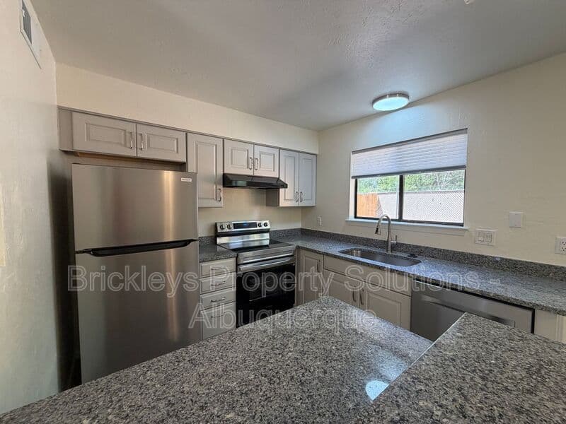 2-bedroom 2.5-bath home at 5409 6th St NW for $1,800/mo managed by Brickleys Property Solutions Albuquerque — photo 20 of 30