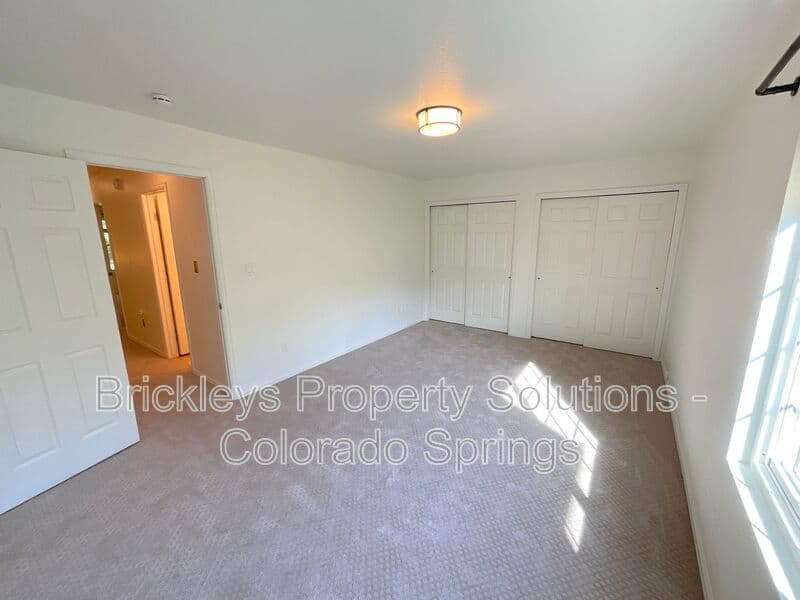 2-bedroom 1.5-bath home at 1857 Lorraine St for $1,800/mo managed by Brickleys Property Solutions Colorado Springs — photo 24 of 29