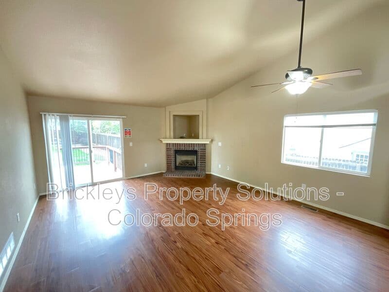 3-bedroom 2-bath home at 4325 Poplar Brook Dr for $2,100/mo managed by Brickleys Property Solutions Colorado Springs — photo 12 of 29