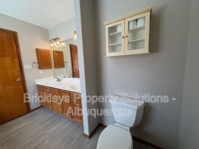 4-bedroom 2.5-bath home at 10331 Dunbar St NW for $2,300/mo managed by Brickleys Property Solutions Albuquerque — photo 36 of 43