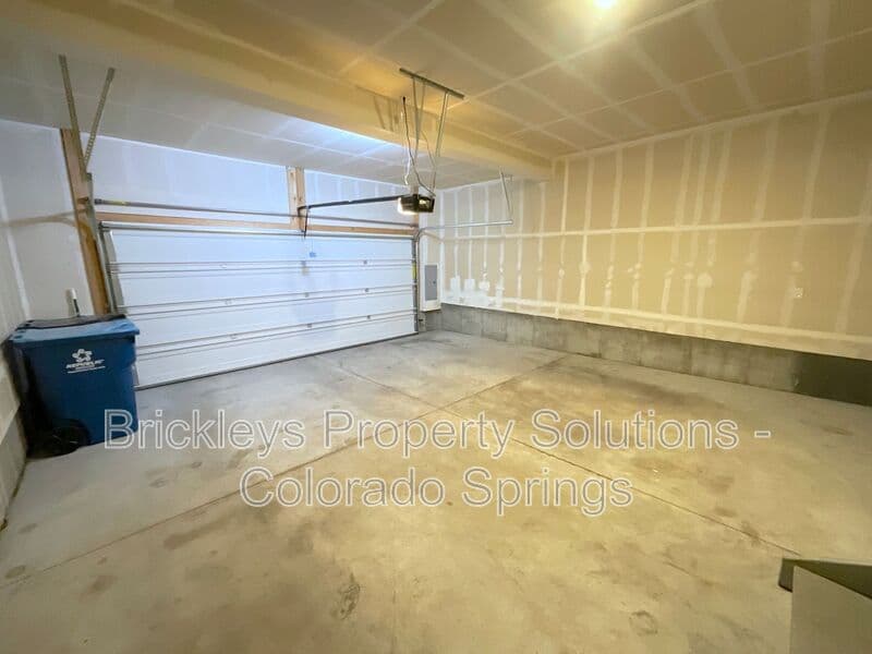 3-bedroom 2.5-bath home at 1721 Rose Quartz Hts for $2,300/mo managed by Brickleys Property Solutions Colorado Springs — photo 12 of 28