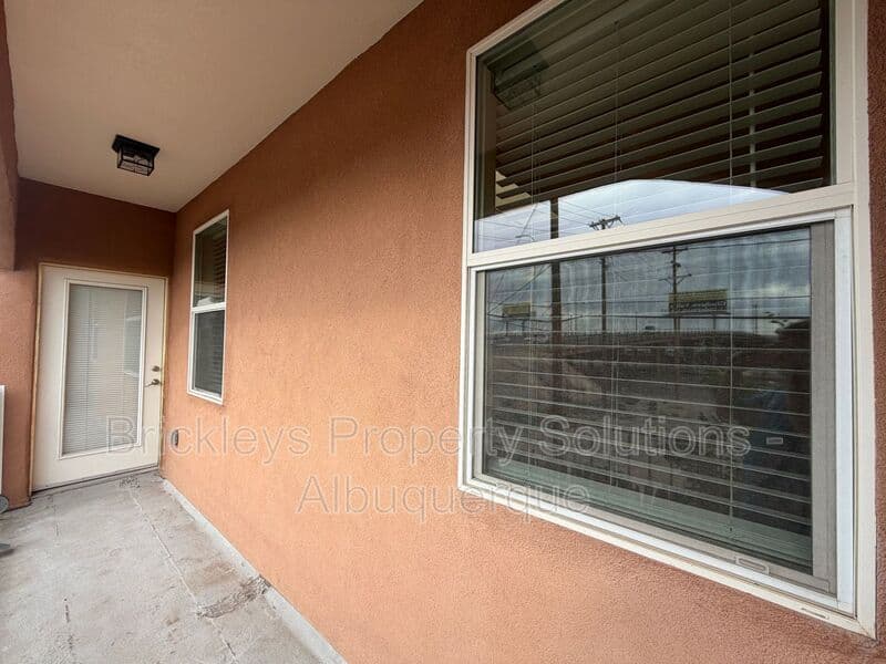 3-bedroom 2.5-bath home at 1612 3rd St SW for $1,900/mo managed by Brickleys Property Solutions Albuquerque — photo 16 of 39
